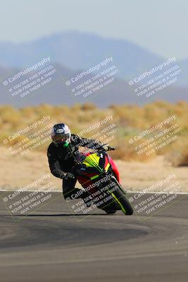 media/Oct-08-2022-SoCal Trackdays (Sat) [[1fc3beec89]]/Turn 16 (125pm)/